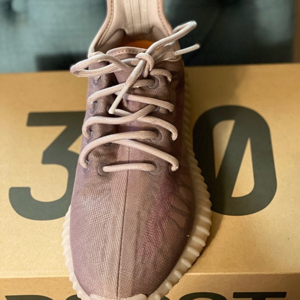 Yeezy Boost 350 V2 Monmis Color way US 8 GOAT Authentication card included.